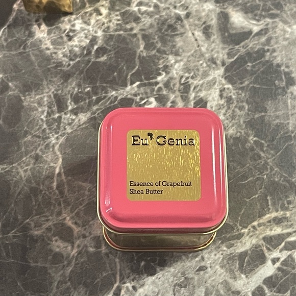 Eu’Genia Essence of Grapefruit Four-Piece Gift Set - Picture 13 of 13